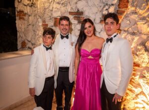 afra blanco tiene hijos