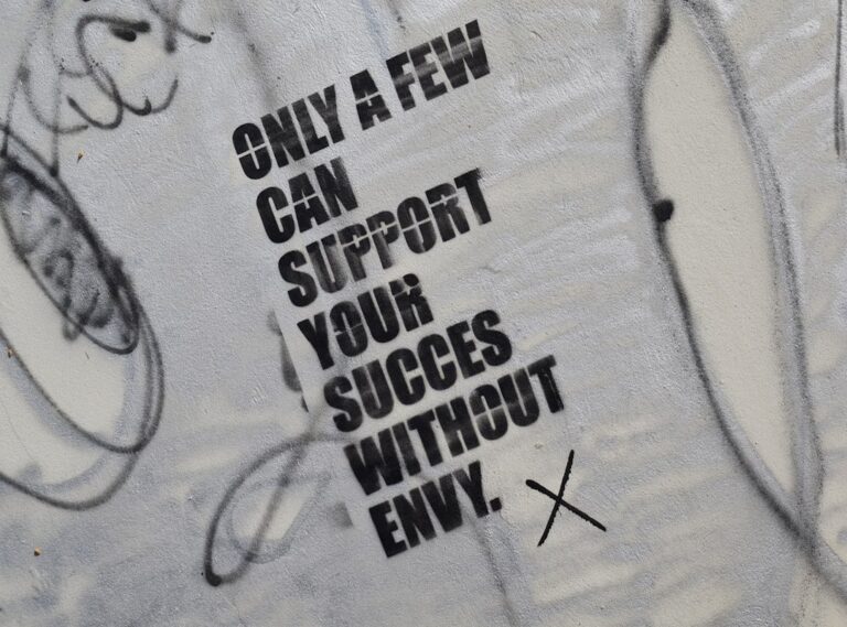 Can Vloweves Be Played as a Team